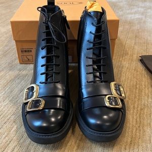 Brand NWT Tod’s Gomma Basso ankle boots - size 39.5